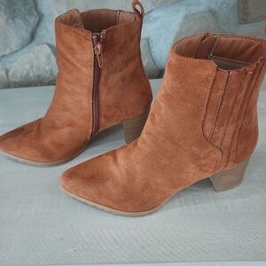 Womans boots 7.5M